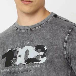 เสื้อยืดผู้ชายทรงปกติแบบถักลายกราฟิกสไตล์วินเทจสั่งทำพิเศษพร้อมโลโก้ตามสั่งขายส่ง ล้างสีแบบแอซิดวอช สไตล์ไฮสตรีท - Product Image 5