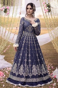 Robes de mariée blanches, style A-line, avec appliques en dentelle, col en V, écologiques, maxi, élégantes, sexy, dos nu - Product Image 2