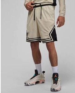 Shorts de basketball respirants en maille pour hommes avec cordon de serrage à la taille et bandes latérales, style sportif, taille mi-haute, longueur Bermuda - Product Image 4