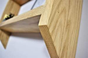 Étagère murale en bois de chêne massif à deux niveaux, style rustique du milieu du siècle, étagère de présentation suspendue - Product Image 2