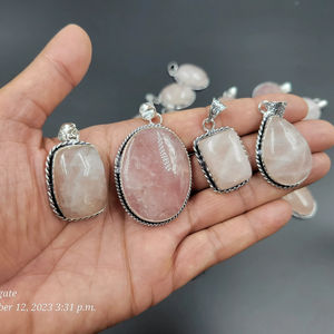 Nuevo Collar de Moda con Colgante de Cuarzo Rosa Natural, Forma Ovalada Vintage, Tallado con Sombra, Duradero, Joyería de Moda - Product Image 1