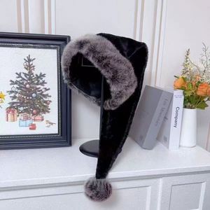 Gorro de Papá Noel de Peluche, Tradicional Rojo y Blanco, para Fiestas Navideñas, con Borde de Peluche Suave y Pompón Esponjoso, Cómodo - Product Image 4