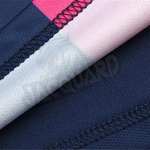 Uniforme de fútbol completo más demandado por los clientes, colores personalizados, de secado rápido, transpirable, ligero, hecho en Sialkot, Pakistán. - Product Image 3