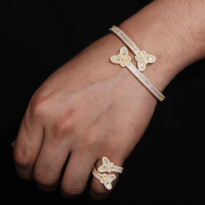 Pulsera de Lujo para Mujer, Chapada en Oro de 22k, con Cristales en Forma de Mariposa, Corte Baguette, Joyería para Fiesta - Product Image 2
