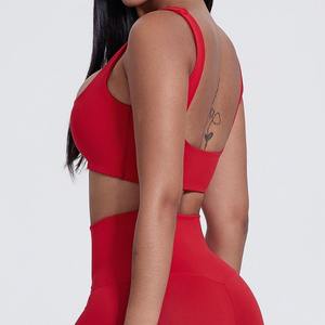 Sujetador deportivo cómodo de color liso para mujer, ideal para correr, yoga, pilates, entrenamiento físico básico, con logo frontal, tipo top de yoga. - Product Image 2