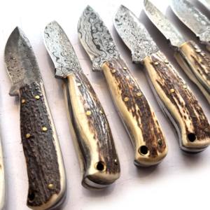Couteaux de Bushcraft de qualité industrielle, couteau de chasse Skinner, personnalisable OEM, lame non interchangeable, acier Damas, corne de bélier - Product Image 5