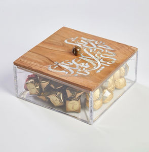 Caja de Regalo de Chocolate Acrílica de Lujo con Tapa Árabe Decorativa, Caja de Almacenamiento Transparente Hecha a Mano Ecológica para Dulces y Dátiles - Product Image 4