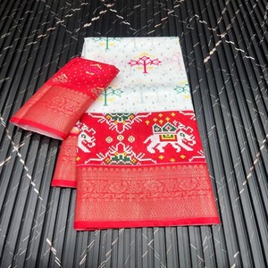 Tela de Seda Dola Suave con Tejido Zari Puro de VASTRA COTTAGE, con Estampado Jacquard Digital Pichwai Kalamkari en Toda la Superficie - Product Image 1