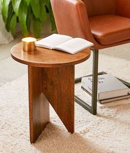 Table d'appoint scandinave en bois, meuble minimaliste au design épuré, finition naturelle pour chambre moderne et salon. - Product Image 4