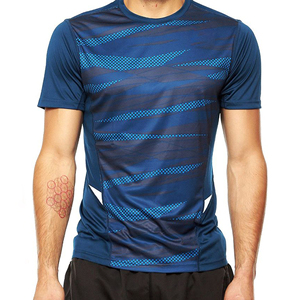 T-shirt de sport ajusté à manches courtes et col rond pour homme, imprimé camouflage par sublimation, 100 % polyester, fournisseur en gros personnalisé. - Product Image 4