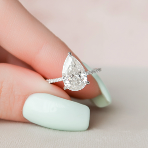 แหวนหมั้นเพชรทรงลูกแพร์สำหรับผู้หญิง ทอง 14K คลาสสิก ได้รับการรับรองจาก IGI พร้อมเพชรเพาะเลี้ยงในห้องปฏิบัติการ - Product Image 2