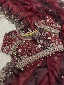 Ropa de fiesta: Saree de satén acolchado con bordado de lentejuelas de 3 mm, borde rico, todo bordado, blusa de diseñador Aarco con diseño Buttis y efecto arrugado. - Product Image 4