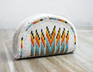 Monedero Pequeño Hecho a Mano con Cuentas, Diseño Atardecer, Bordado con Cierre, Forma Personalizada, Compacto, Ecológico y Duradero, de MD HANDICRAFTS - Product Image 5