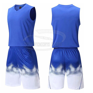 Camiseta de malla con cuello en V de alta calidad Boxy Fit, número de impresión de pantalla personalizada, ropa de calle de fútbol para adultos con servicio OEM - Product Image 1