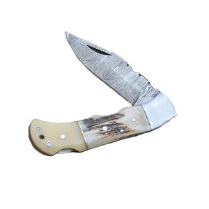 Couteau Damas fait main avec poignée ergonomique, couteau pliant Damas avec lame en acier forgé de précision - Product Image 1