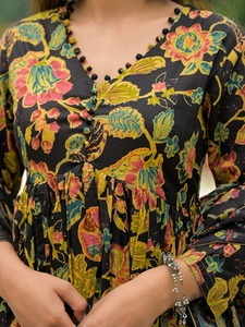 Conjunto de Kurta Anarkali Largo en Oferta para Mujer, para Bodas, Festivales y Fiestas, Disponible para Venta al Por Mayor - Product Image 2