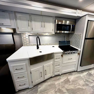 PROVEEDOR DE Autocaravanas usadas Coach men RV Encore Clase A con motor a gasolina, modelo 355DS, año 2023 - Product Image 3