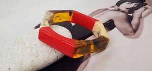 Bracelet tendance en résine fait main pour femme, élégant bracelet jonc, bijoux de créateur par Madiha Art and Crafts - Product Image 3