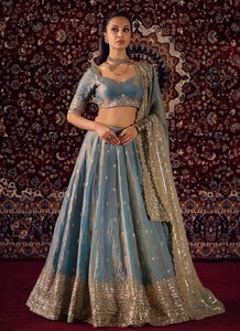 Conjunto de Lehenga Semisellado de Seda Fandy Premium con Bordado de Dori, Zari y Lentejuelas - Product Image 2