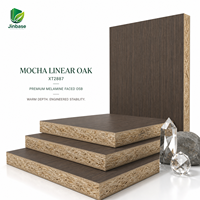 Panneau OSB (Oriented Strand Board) mélaminé Jinbase SXT2887 Mocha Linear Oak 18 mm E0 1220x2440 mm pour meubles et menuiseries