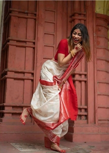 ผ้าไหมอินเดียผสมผสานลายทอแบบบาเนราสี ซารี - Product Image 4