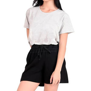 เสื้อยืดและกางเกงขาสั้นผ้าฝ้ายแท้ 100% ระบายอากาศได้ดี ความยาวเหนือเข่า สไตล์สตรีทแวร์ลำลองสำหรับผู้หญิง ขายส่ง รับสกรีนโลโก้ - Product Image 4