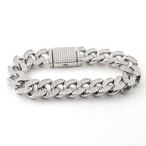Pulsera de eslabones cubanos con incrustaciones de diamantes de calidad premium, joyería llamativa de estilo hip hop disponible a precio de mayorista. - Product Image 3