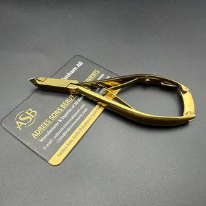 Pince à cuticules dorée avec joint en acier inoxydable, taille de mâchoire 6 mm, outil de soin des ongles, manucure, éliminateur de peaux mortes - Product Image 1