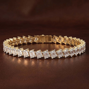 Bracelet tennis élégant fait main par un designer, en or rose 10 carats, avec émeraude Agatha et diamant de laboratoire (7 carats) Tw. Bijoux au travail de détail soigné et raffiné - Product Image 6