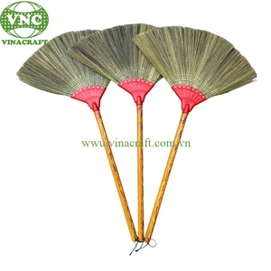 Balai à herbe naturelle VINACRAFT JSC Vietnam, 39,3 pouces, avec manche en bois PVC, modèle 260421, pour le balayage et le nettoyage - Product Image 4