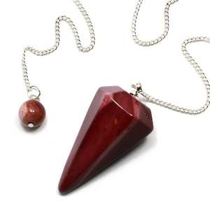 Pendule en cristal de jaspe rouge naturel facetté en gros, cône de radiesthésie pour la guérison par le Reiki de Aameena Agate - Product Image 2