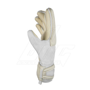 ถุงมือผู้รักษาประตู BLACK RACING GEAR แบบยางลาเท็กซ์ ยึดเกาะสูง สำหรับมืออาชีพ ขายส่งจำนวนมาก รับผลิตแบบ OEM ทนทาน เหมาะสำหรับการแข่งขัน - Product Image 3