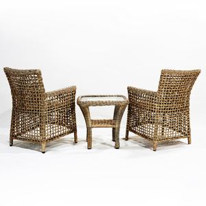 Conjunto de Bistro Moderno de Mimbre Sintético para Exteriores, Resistente a la Intemperie, con Mesa de Vidrio - Product Image 5