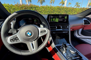 BMW M850i Drive Convertible AWD <span class=keywords><strong>2023</strong></span>, Bajo Kilometraje, Transmisión Automática, Volante a la Izquierda, Color Oscuro, Gasolina/Eléctrico - Product Image 3