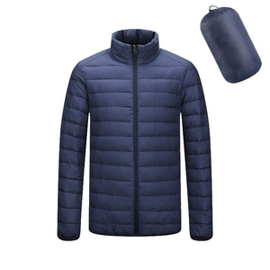 Veste d'hiver unisexe de haute qualité à capuche matelassée, épaisse, en sherpa, à carreaux, avec imprimé lettres, col montant, fermeture éclair, vente en gros - Product Image 3
