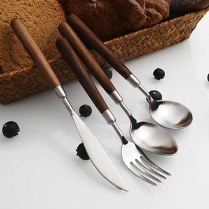 Juego de Cubiertos de Acero Inoxidable 304 con Mango de Madera, Acabado Mate, para Hotel y Restaurante, Venta al Por Mayor - Product Image 2