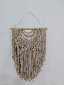 Tapiz de macramé bohemio con cuentas y flecos, diseño geométrico abstracto para decoración del hogar y la sala de estar - Product Image 3