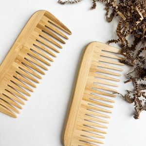 Peigne à cheveux portable en bois, accessoire naturel fait à la main pour le soin de la barbe et des cheveux, pour les voyages et la maison - Product Image 4