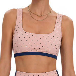 Soutien-gorge de sport imprimé pour femme, de qualité supérieure, offrant un tissu doux et respirant et un design imprimé vibrant sur toute la surface. - Product Image 1