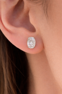 Pendientes de Oro Blanco con Diamantes de Corte Ovalado |   Elegantes Pendientes de Diamantes Solitarios para Mujer |   Regalo de Joyería Fina de Lujo para Ella - Product Image 4