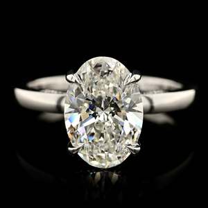 Fournisseur de bijoux de créateur VVS DIAM – Bagues en or 14 carats avec moissanite, taille ovale allongée brillante, pavé caché, griffes d'aigle - Product Image 4