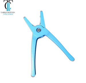 Pince d'application pour étiquettes d'oreille de bétail, outil d'identification animale, TARIQ CRAFTED INDUSTRIES - Product Image 2