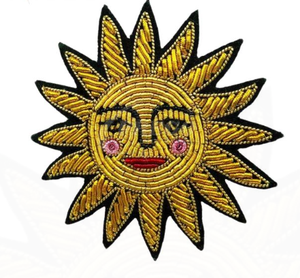 Parches de Logotipo Personalizados con Hilo Dorado de Calidad Premium, Insignias de Hilo Metálico Personalizadas, Parches Bordados a Mano de Alta Calidad - Product Image 3