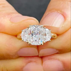 แหวนเพชร CVD รับรองโดย IGI แหวนเพชรเพาะเลี้ยงในห้องปฏิบัติการ รูปทรงคุชชั่นและฮาล์ฟมูน แหวนแต่งงานเพชรสร้างในห้องปฏิบัติการ - Product Image 1