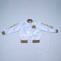 Meistverkaufte Weiße Gestrickte College-Jacke für Herren im Preppy-Stil mit Bestickten Buchstaben Vorne Knopfverschluss Atmungsaktiv Reguläre Passform