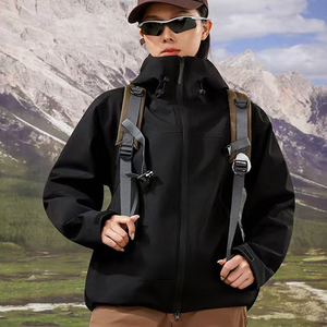 Veste imperméable à capuche vert clair pour homme avec fermeture éclair et poches pour l'automne et les activités de plein air - Product Image 5