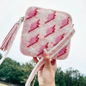 Bolso Bandolera Cuadrado Rosa con Bordado de Rayo y Estrella, Hecho a Mano, con Cuentas y Correa de Borla, para Noche de Mujer - Product Image 1