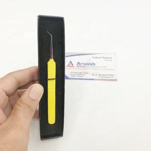 Pince à cils professionnelle de haute qualité en acier inoxydable avec logo personnalisé, à pointe diamantée, 45 degrés, multi-pointes, couleur jaune - Product Image 1