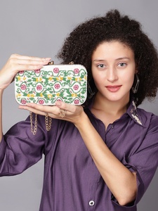 Nouvel arrivage Embrayage de boîte brodée pour femmes styliste Sacs à main en perles de rocaille Sacs de mariée Boîte personnalisée Embrayage Géométrique Satin - Product Image 2