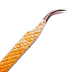 Pince à cils blanche et orange avec revêtement en poudre, pointe en or rose plasma, courbée et à 45 degrés / Coffret de rangement en carton - Product Image 5